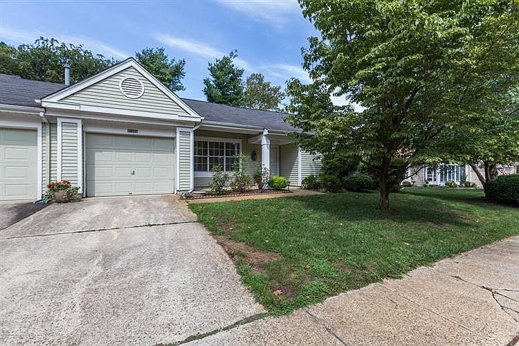 1st image of 1028B Thornbury Ln