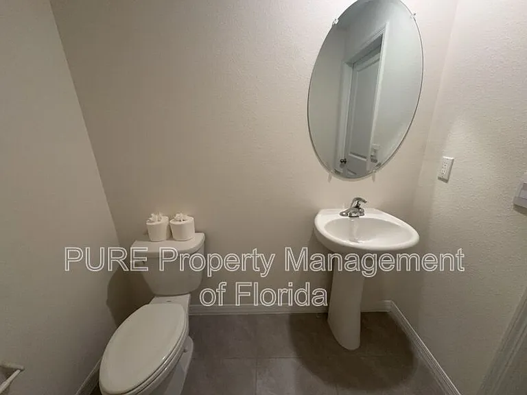 8702 SW 46th Ave — Photo 16