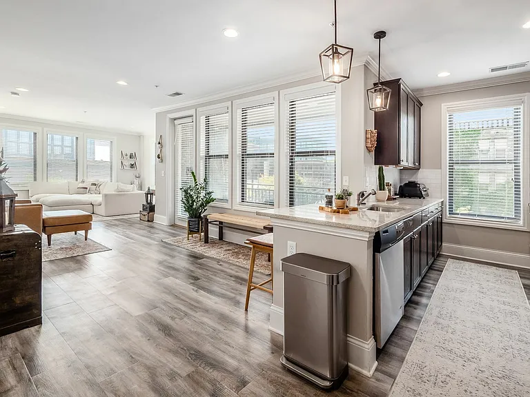 The Hub — Photo 33