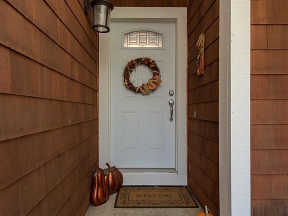 3rd image of 633 Ely South Blvd