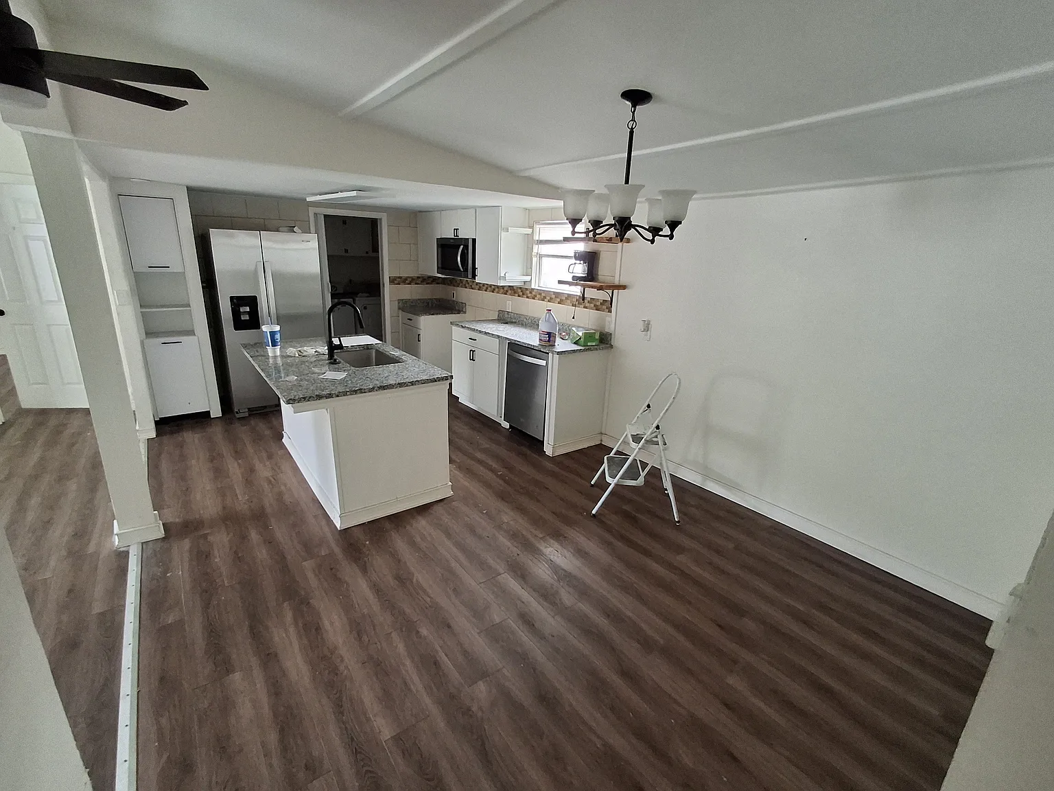 4 bed, $1,863 — Photo 3