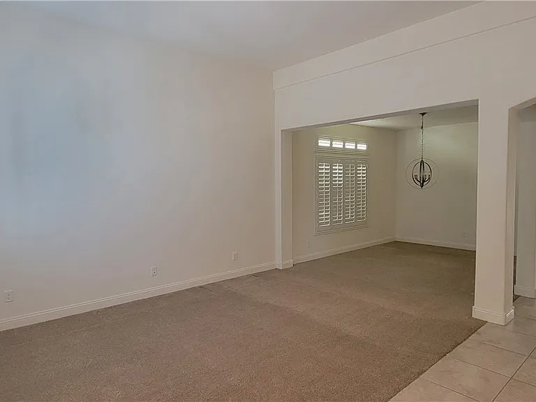 5862 W Haleh Ave — Photo 2