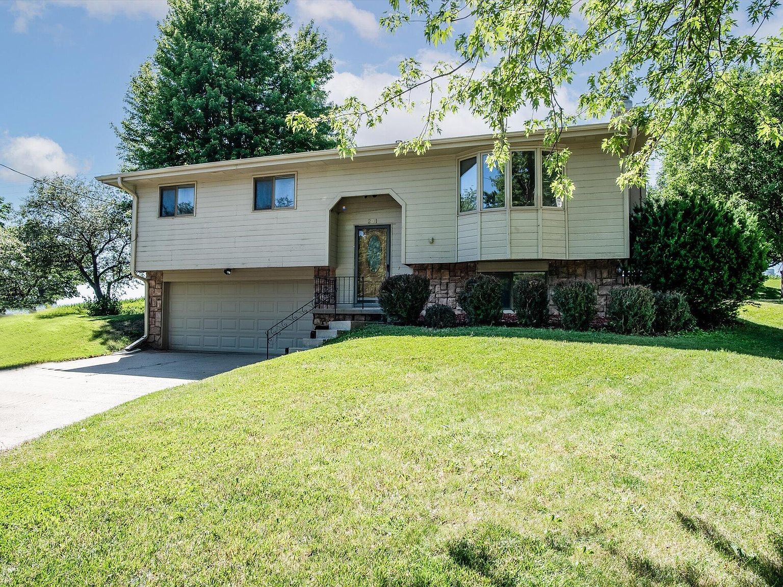 201 Hillsdale Dr, Treynor, IA 51575 Zillow