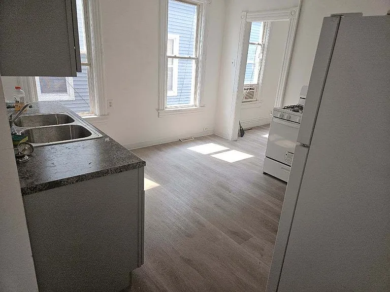 25 McElwain Ave #2 — Photo 2