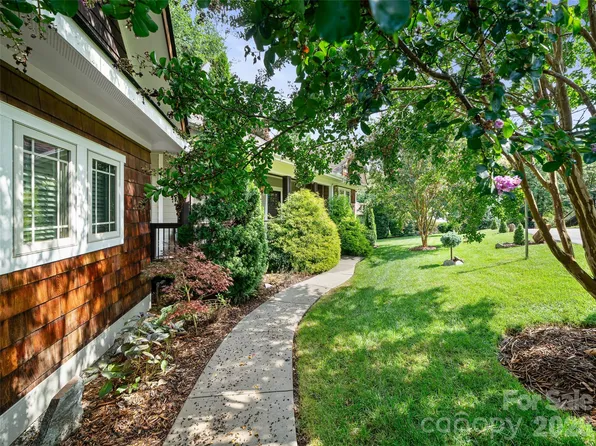 6 Oak Springs Dr, Arden, NC 28704