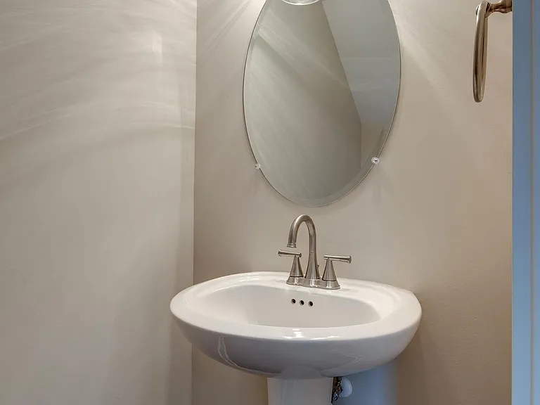 2406 Danilynn Dr — Photo 11