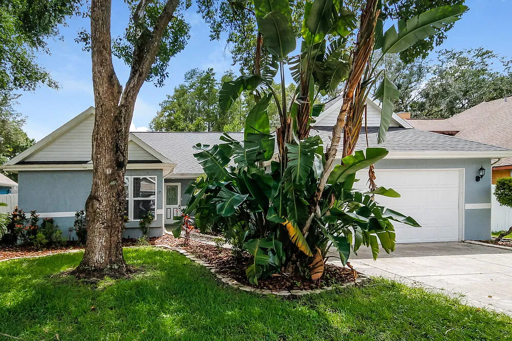 4 bed, 2.0 bath, 2164 sqft, $4,490 — Photo 1