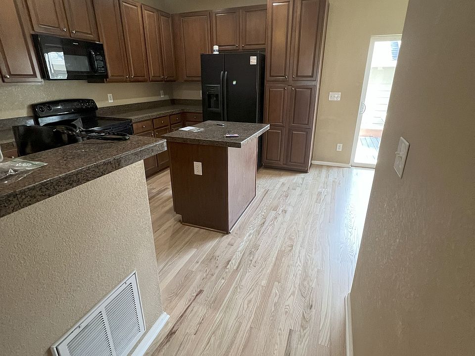 Kitchen with island