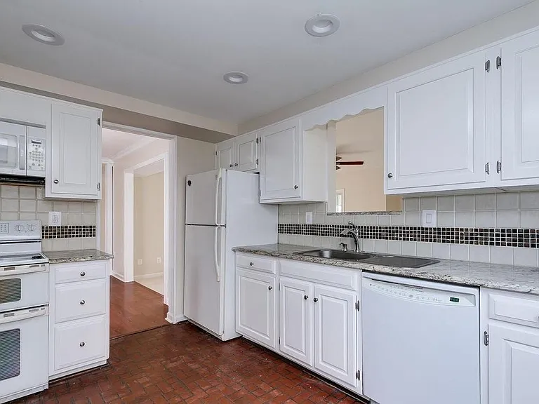 12856 Fantasia Dr — Photo 12