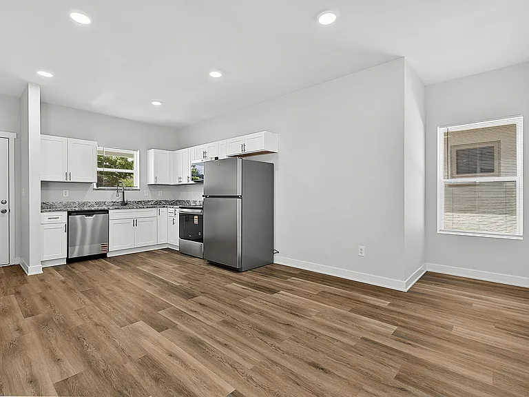 3947 Rookwood Ave #A — Photo 7