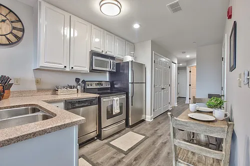 215 W College Ave #305 Photo 1