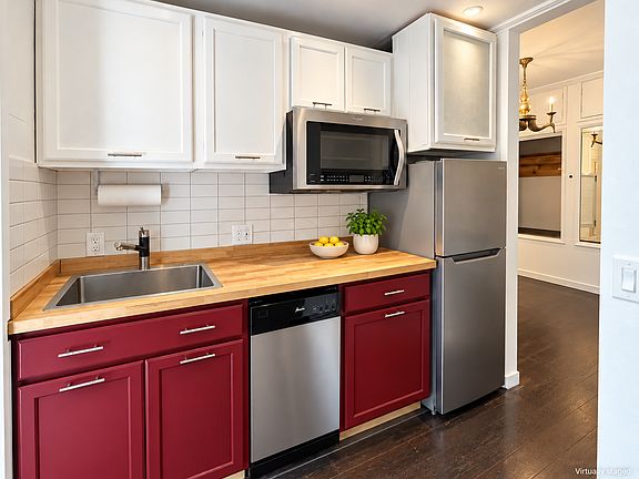 4th image of 341 Surrey St APT A