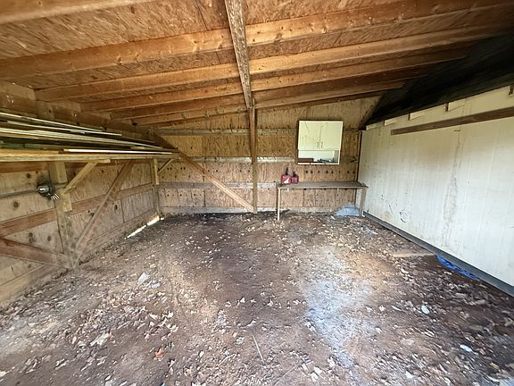 4th image of 545 Roy Goodman Rd