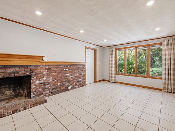 3rd image of 27 Ansie Rd