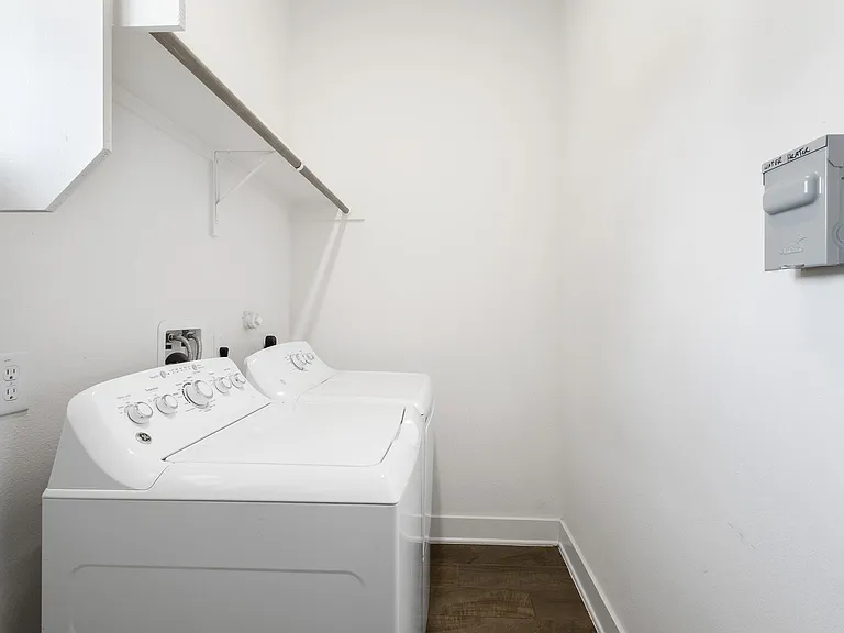 534 Rigsby Ave — Photo 16