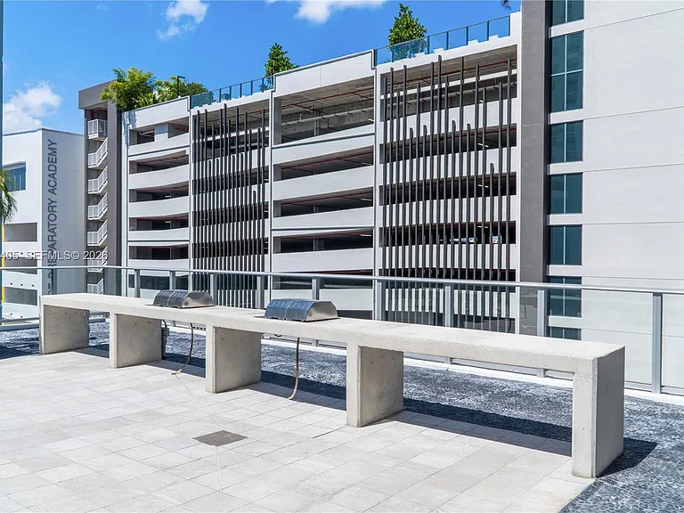 1010 SW 2nd Ave #606 — Photo 32