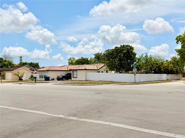 5730 NW 199th St, Hialeah, FL 33015