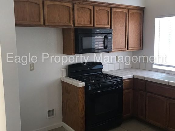 3rd image of 8501 Ivy Creek Dr