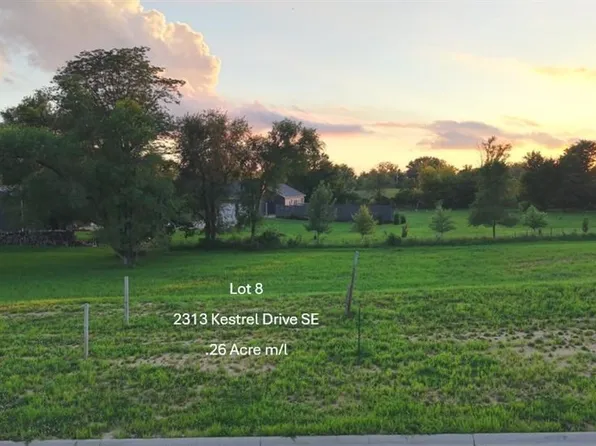 2313 Kestrel Dr SE, Cedar Rapids, IA 52403