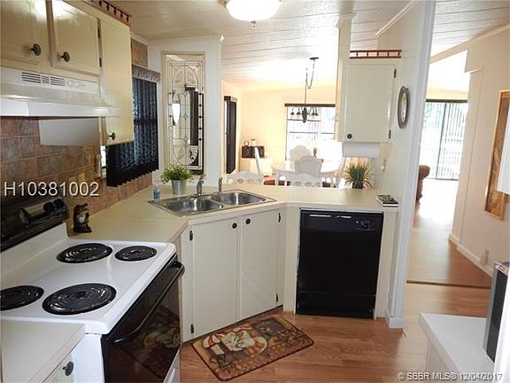 5th image of 3015 SW 51st St