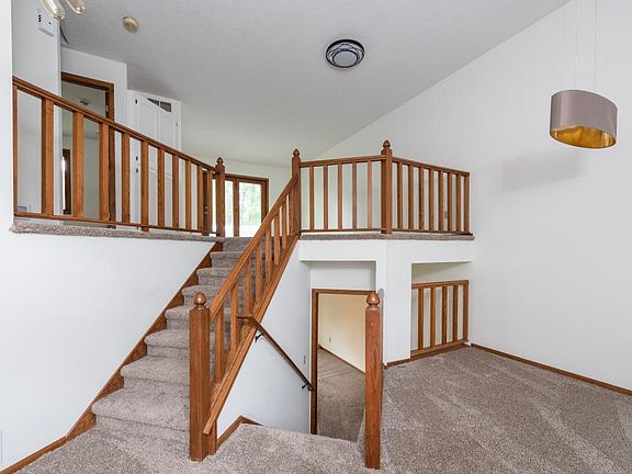 5th image of 2735 River Hills Dr S