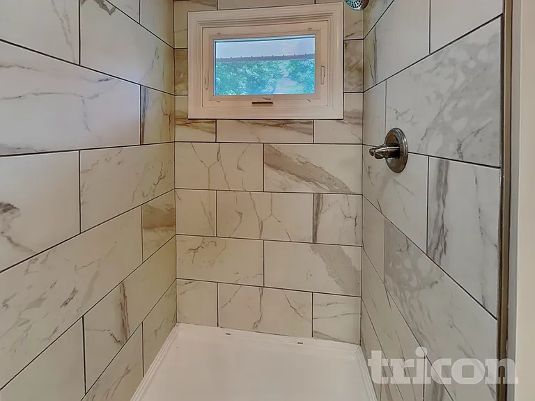 408 NW Palmer Dr — Photo 10