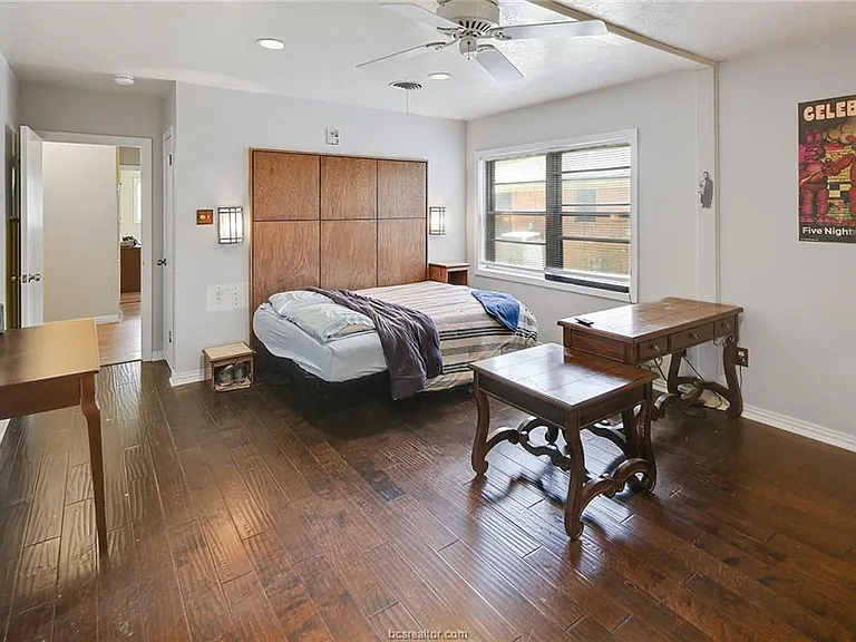 305 Brookside Dr W — Photo 22