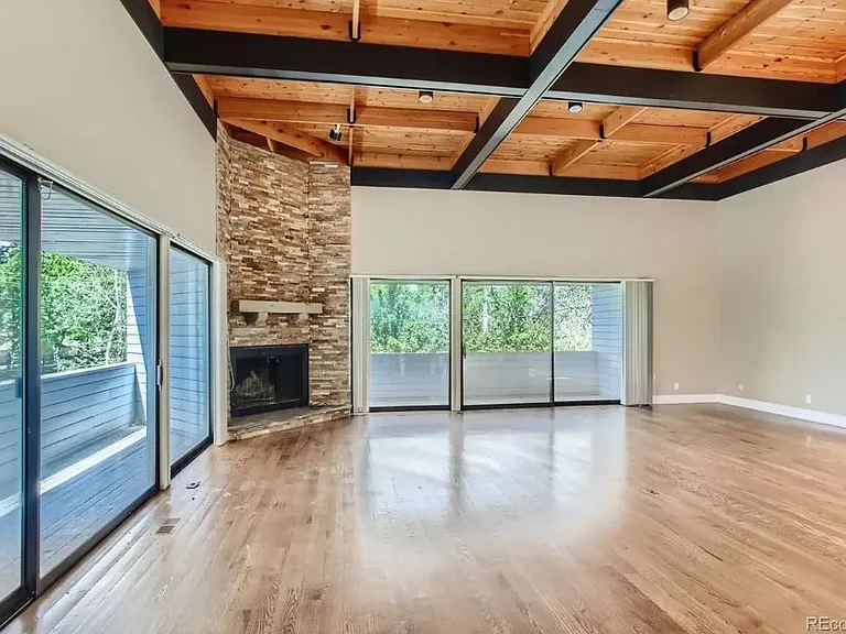 7 E Belleview Dr — Photo 2