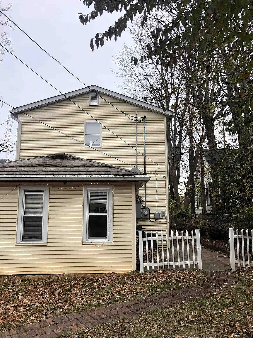 408 E Smith Ave — Photo 3