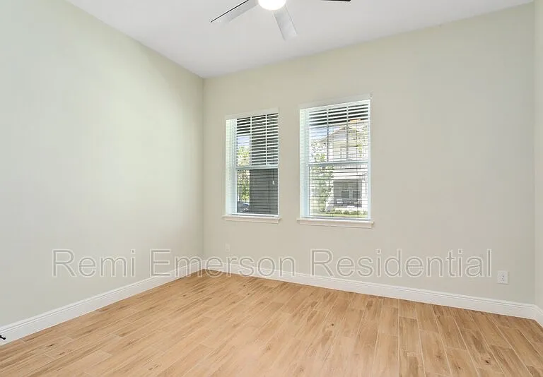 8828 Sperry St — Photo 11