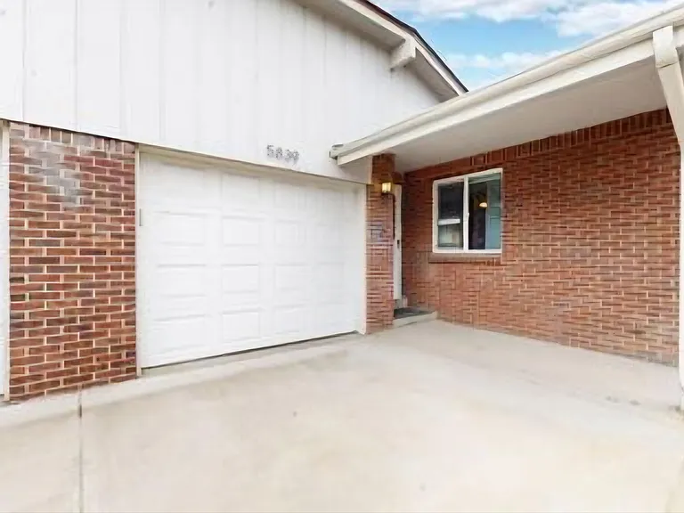 5839 Newcombe Ct — Photo 3