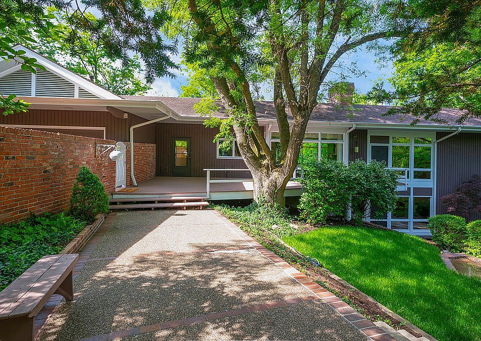 1st image of 3536 Bayard Dr