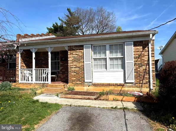 341 W 9th St, Front Royal, VA 22630