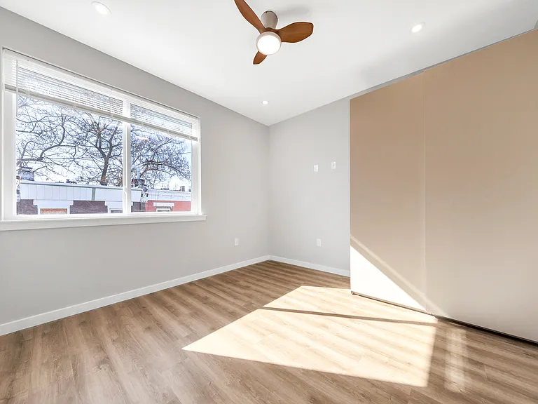 2637 W Sterner St — Photo 21