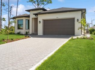 284 Australian Dr, Rotonda West, FL 33947