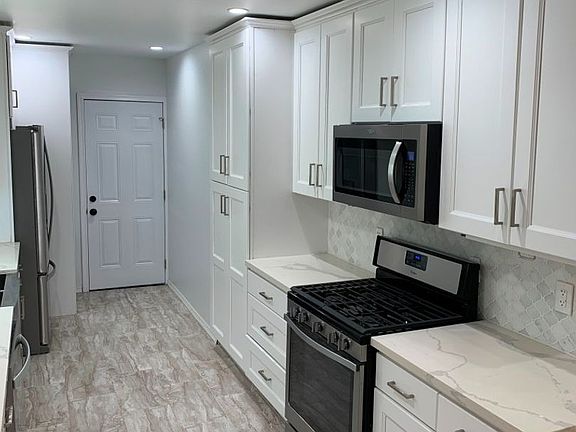 5th image of 12332 Laurel Terrace Dr
