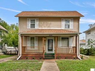 3244 R St, Lincoln, NE 68503
