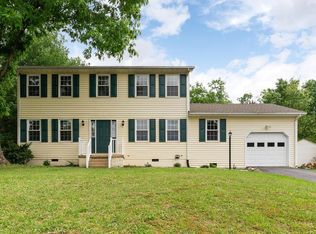 69 Sugarcamp Ln, Stuarts Draft, VA 24477