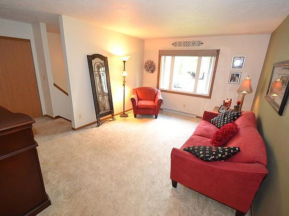 4th image of 1706 Larkspur Ln