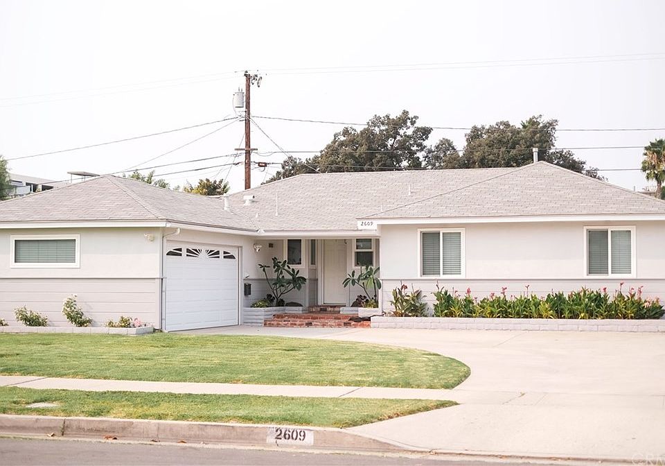 2nd image of 2609 Balfour Ave