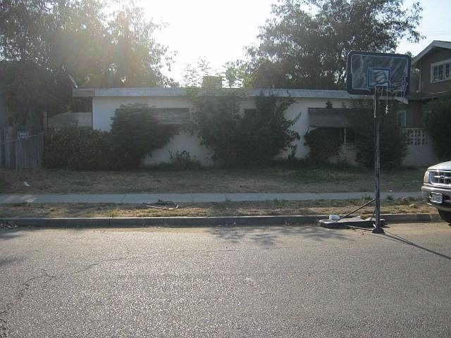 2nd image of 444 N Roosevelt Ave