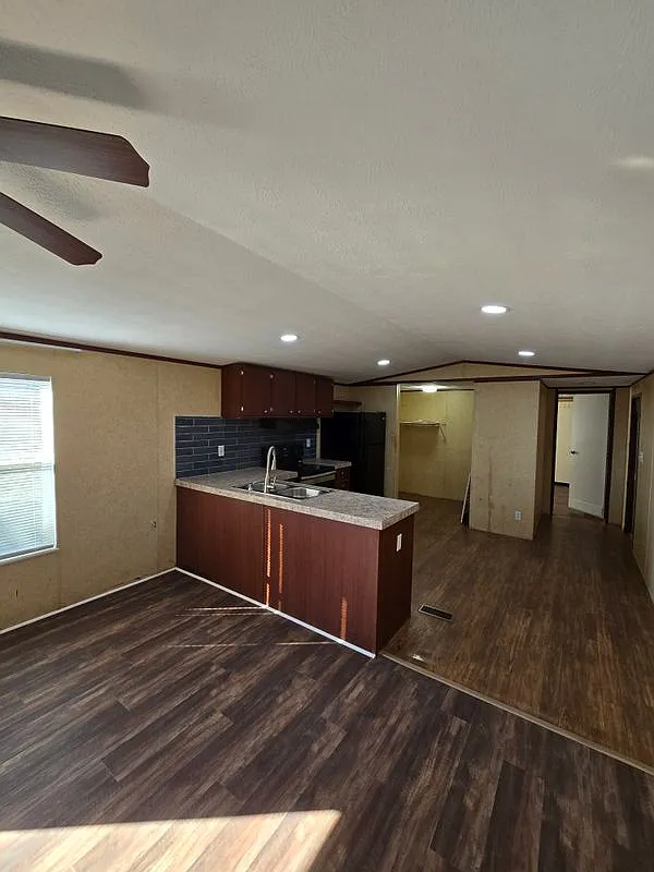 2 bed, 2.0 bath, 860 sqft, $1,000 — Photo 3