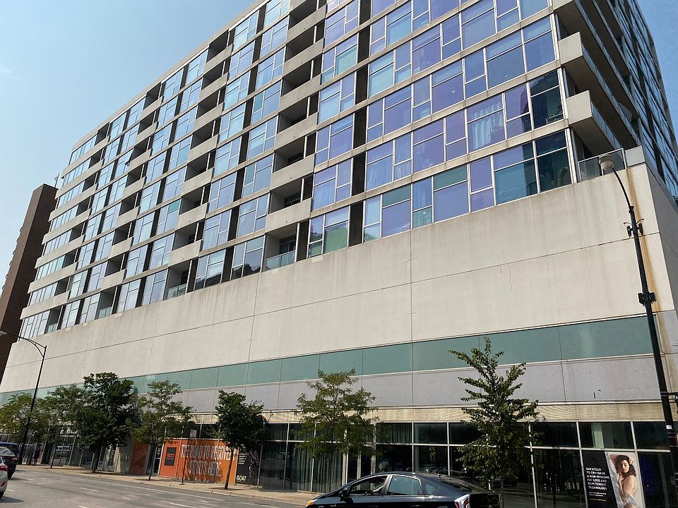 1st image of 630 N Franklin St #915