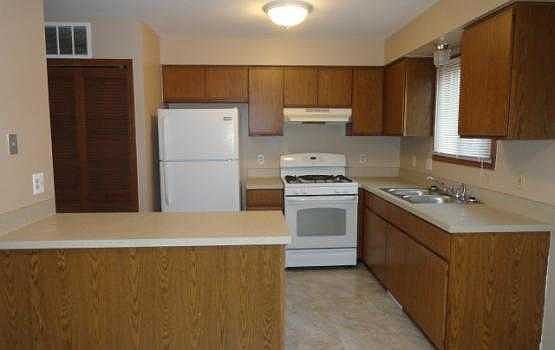 3rd image of 305 1/2 S Saginaw St
