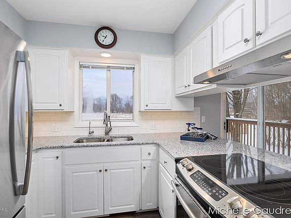 5th image of 7236 N Noffke Dr