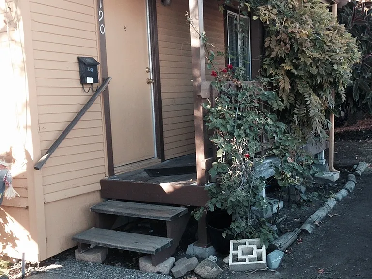180-190 Brook St — Photo 9