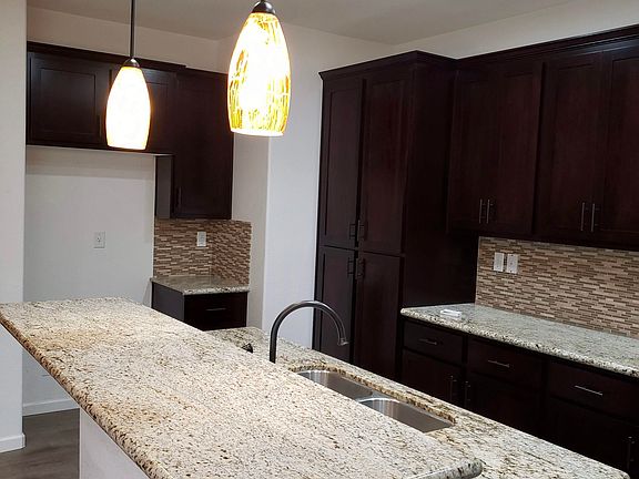 3rd image of 84 Crystalwood Cir