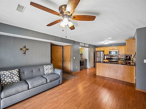 2nd image of 5916 Sutton Pl APT 8