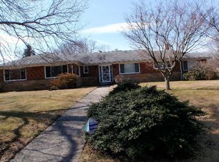 11701 Swarts Dr, Fairfax, VA 22030