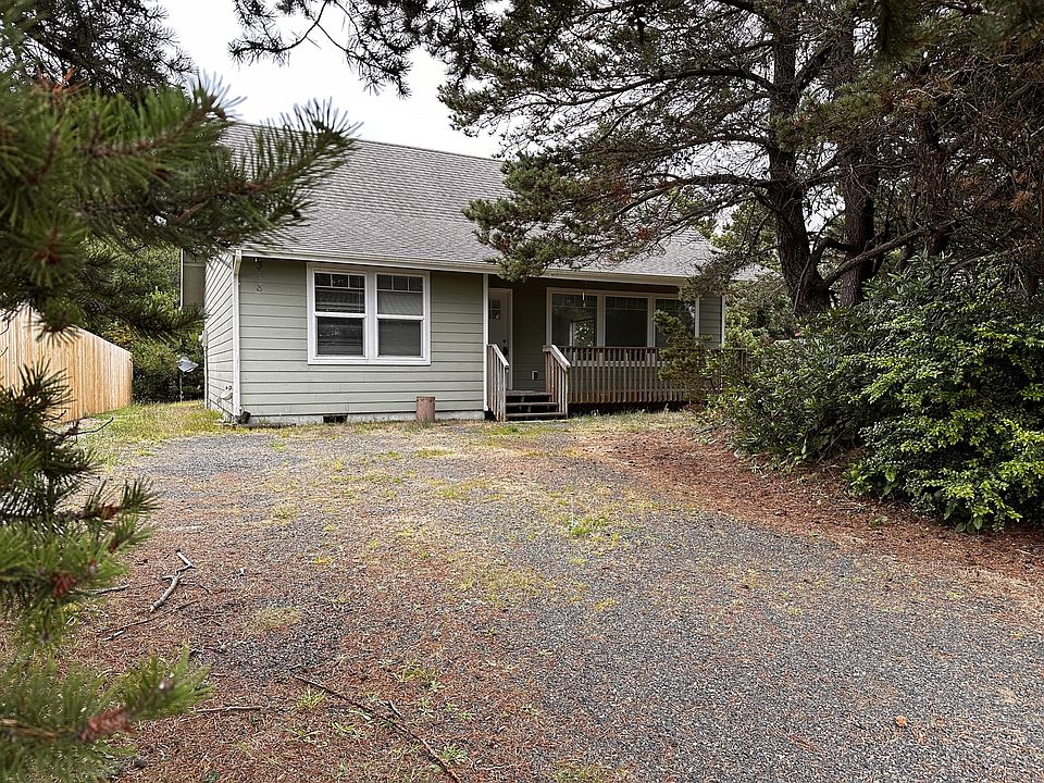 1st image of 308 Marine View Dr SW